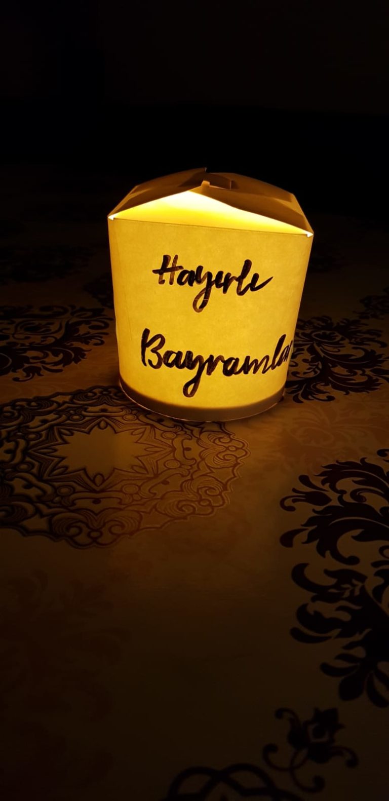 Bretten Bayram Hediyelerini dağıttı.