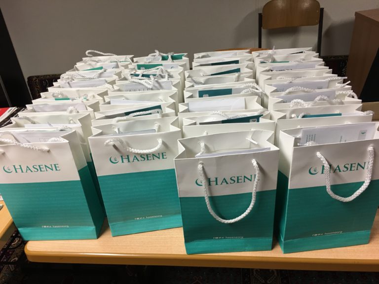 Bretten Kadınlar Teşkilatı üyelerine hediye paketleri hazırladı