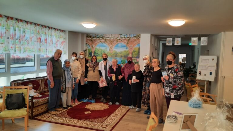 Pforzheim Kadınlar Teşkilatı Bakım Evini Ziyaret Etti